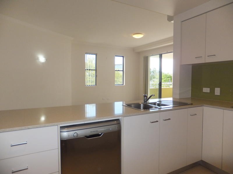 @/ 201 Varsity Parade, Varsity Lakes QLD 4227