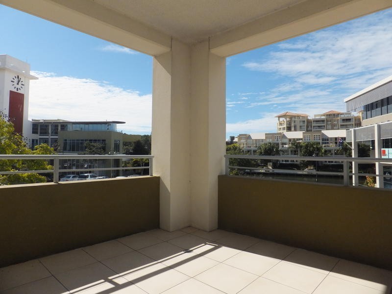 @/ 201 Varsity Parade, Varsity Lakes QLD 4227