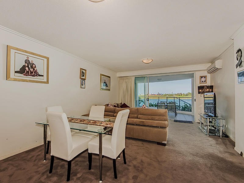 8/ 255 Varsity Parade, Varsity Lakes QLD 4227