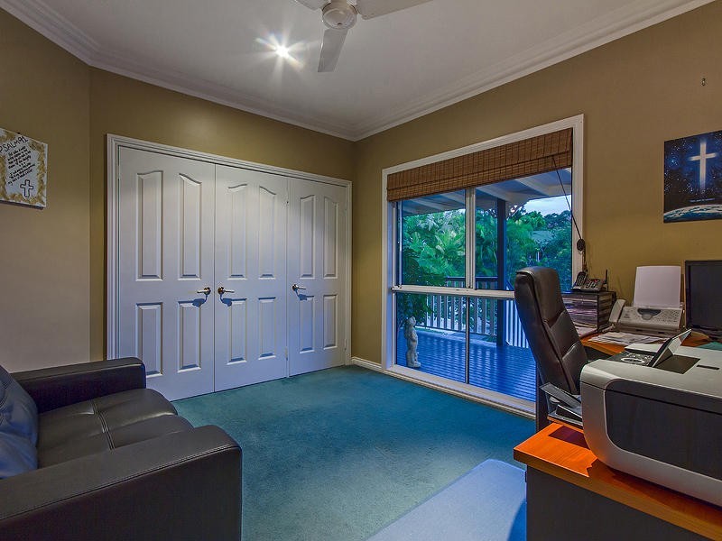 8 Waitara Place, Robina QLD 4226