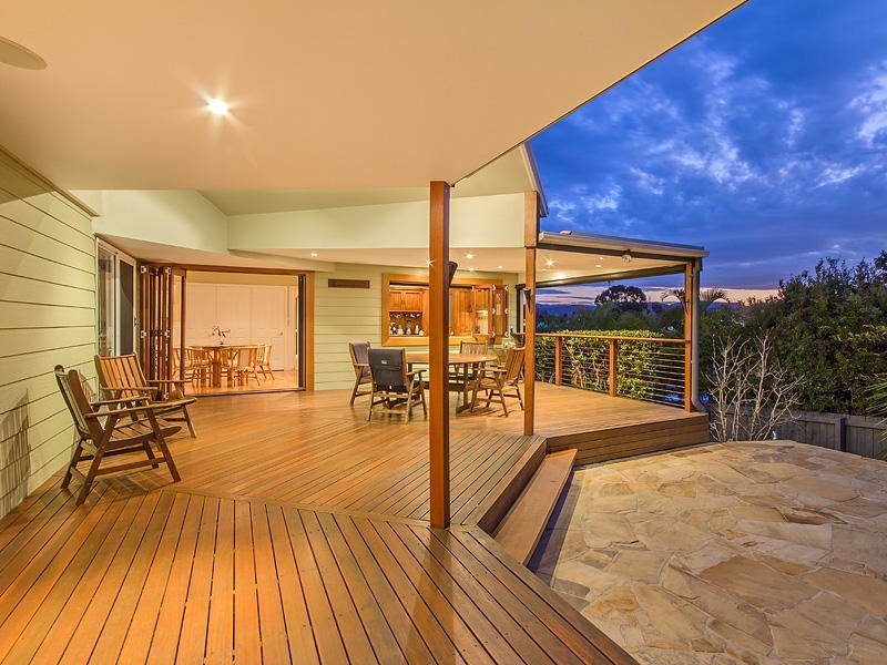 8 Waitara Place, Robina QLD 4226