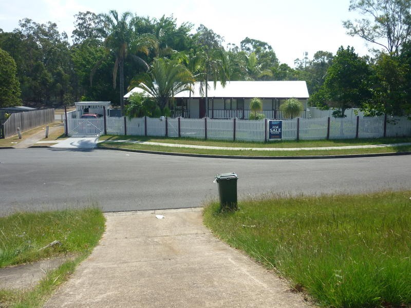 39 Warana Avenue, Southport QLD 4215