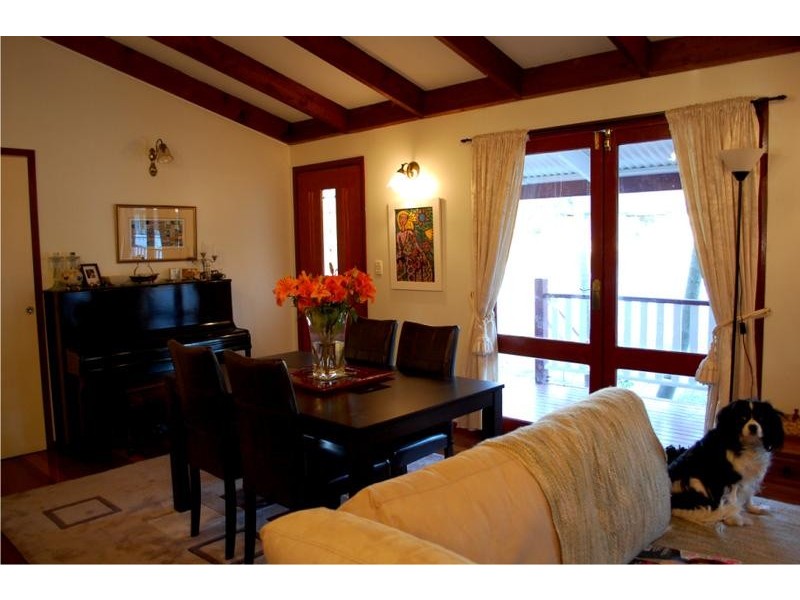 39 Warana Avenue, Southport QLD 4215