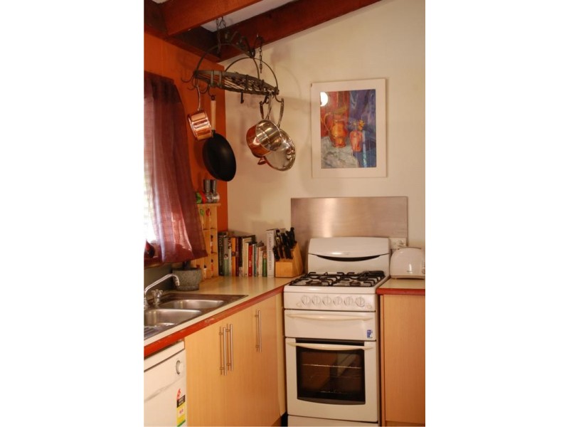 39 Warana Avenue, Southport QLD 4215