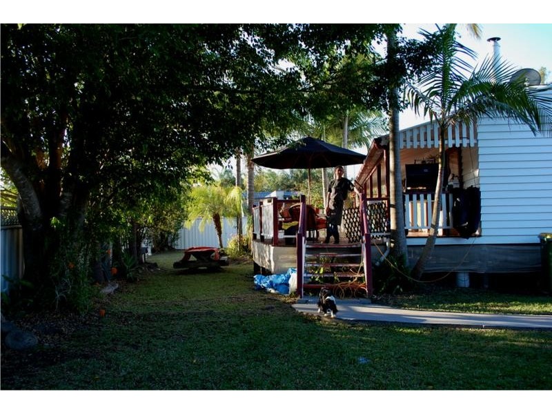 39 Warana Avenue, Southport QLD 4215