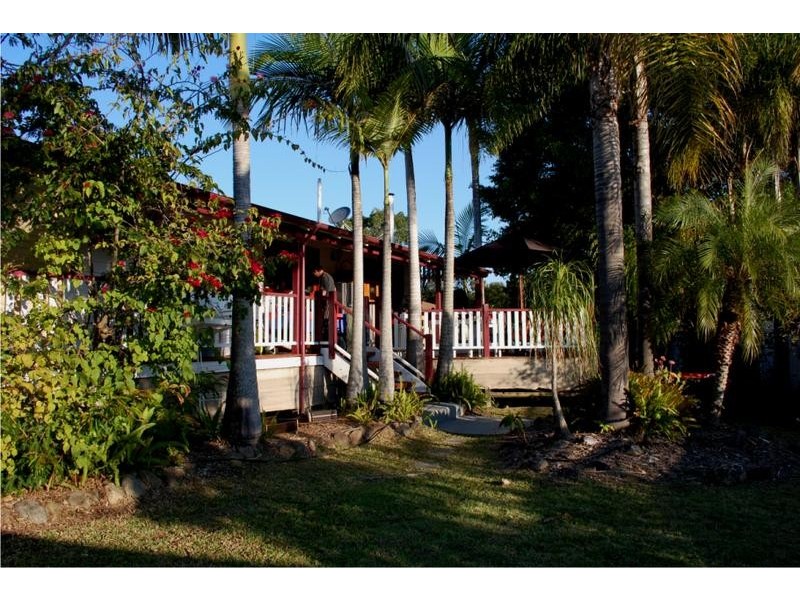 39 Warana Avenue, Southport QLD 4215