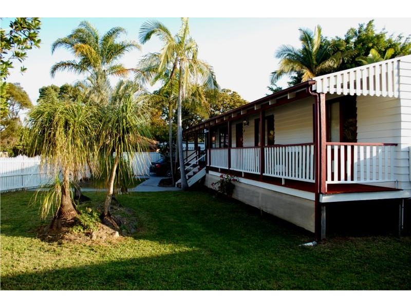 39 Warana Avenue, Southport QLD 4215