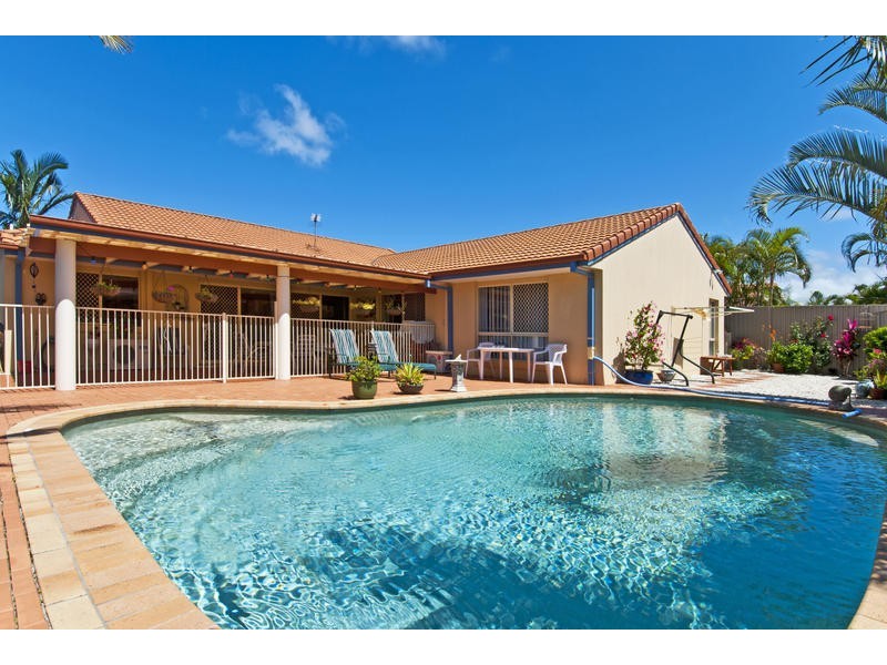 44 Warbler Parade, Varsity Lakes QLD 4227
