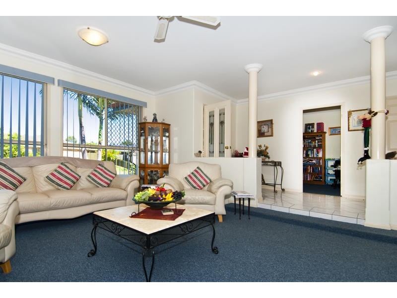 44 Warbler Parade, Varsity Lakes QLD 4227