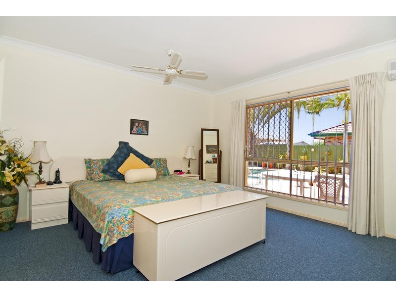 44 Warbler Parade, Varsity Lakes QLD 4227