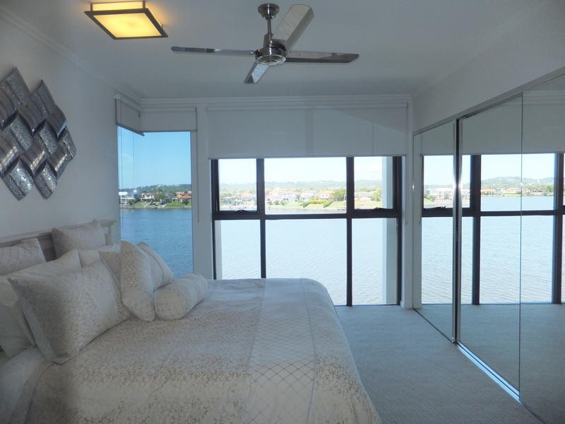 @/ 9 Moores Crescent, Varsity Lakes QLD 4227