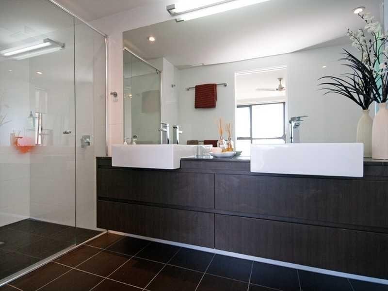 @/ 9 Moores Crescent, Varsity Lakes QLD 4227