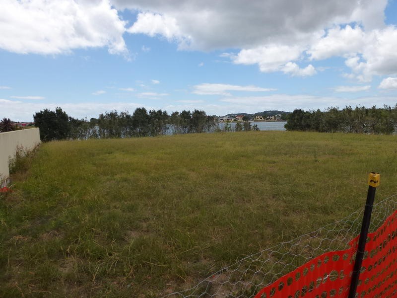 19 Watts Drive, Varsity Lakes QLD 4227