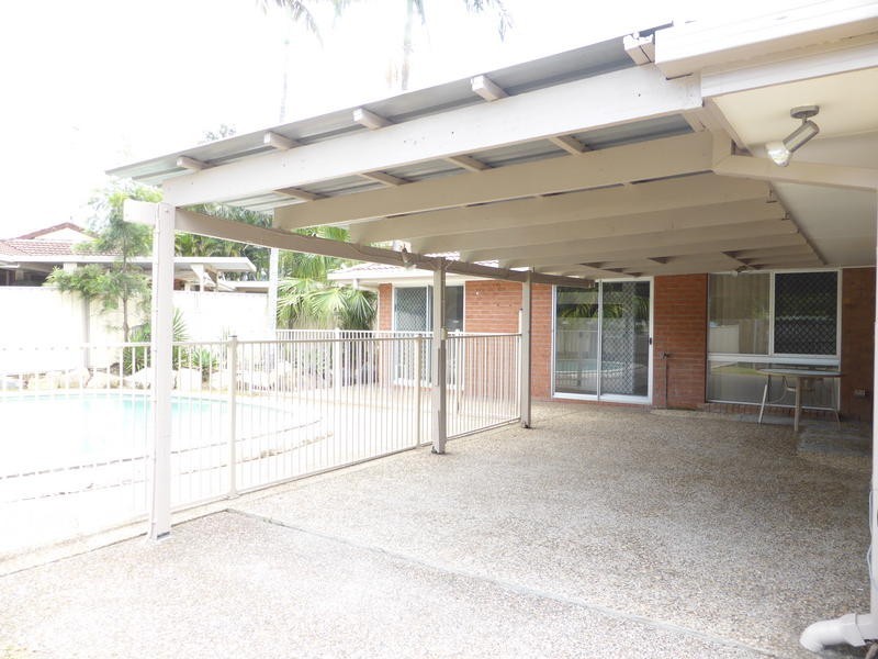 6 Webb Court, Carrara QLD 4211