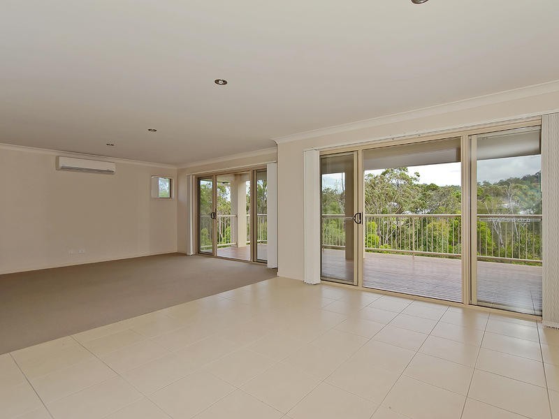 30 Willow Tree Drive, Reedy Creek QLD 4227