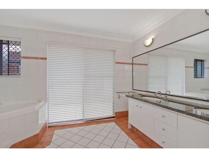 51 Witt Avenue, Carrara QLD 4211