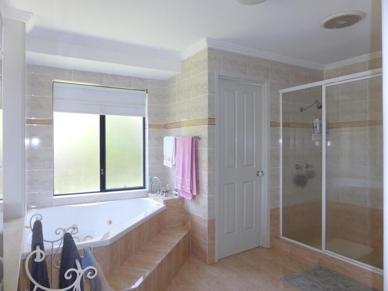 7 Wollemi Court, Reedy Creek QLD 4227