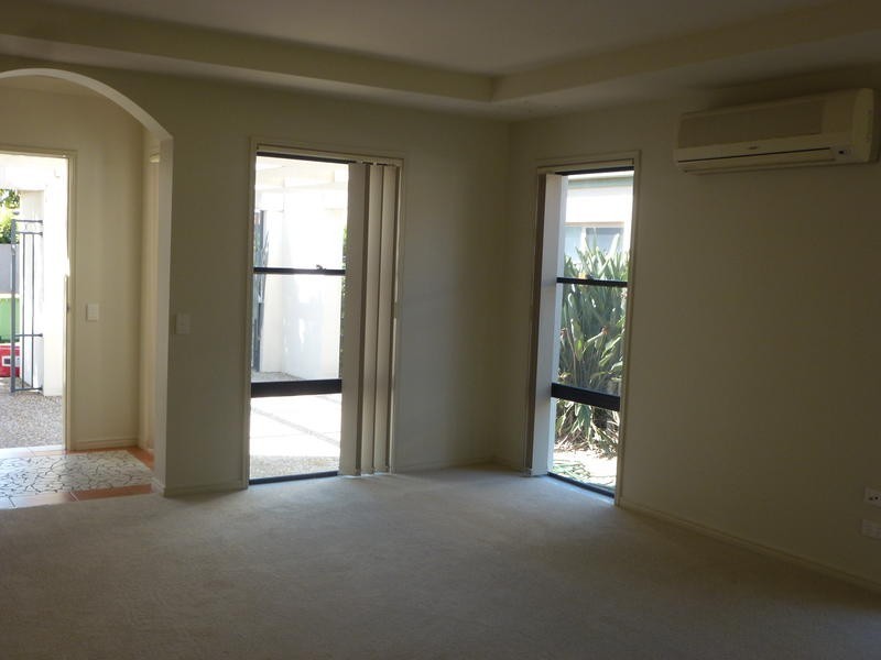 72 Woody Views Way, Robina QLD 4226