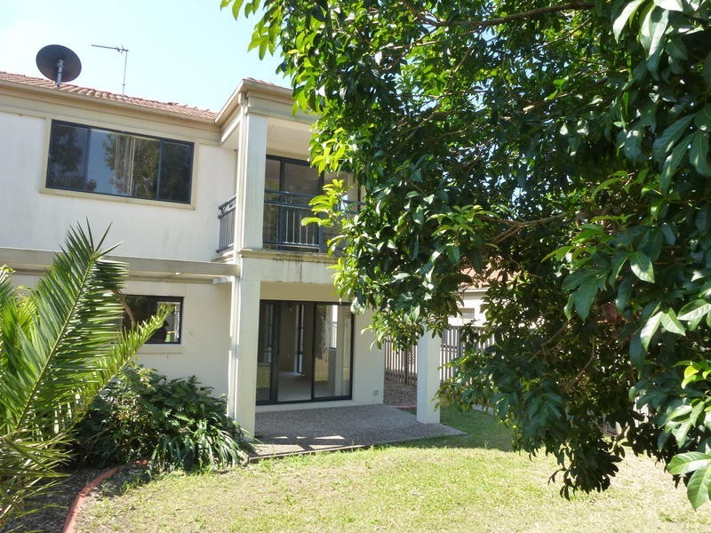 72 Woody Views Way, Robina QLD 4226