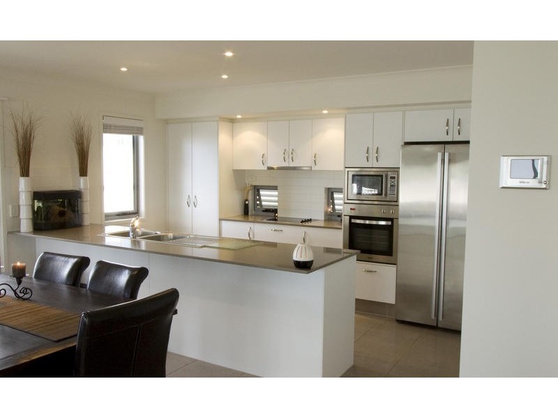 11 Worchester Terrace, Reedy Creek QLD 4227