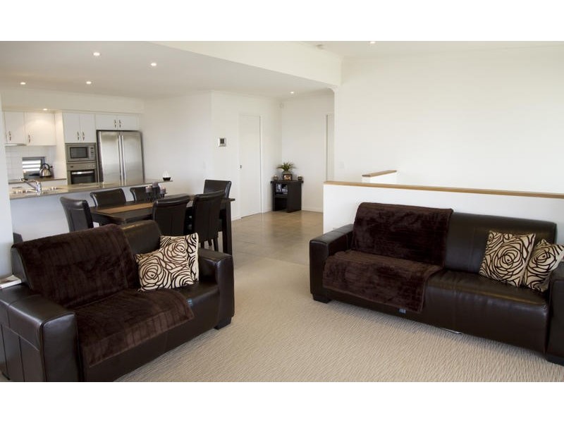 11 Worchester Terrace, Reedy Creek QLD 4227