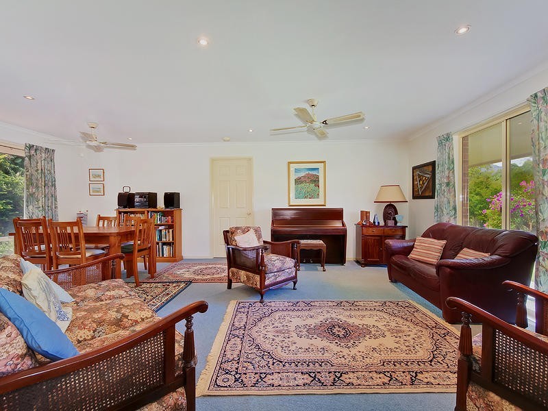 9 Yellowash Court, Bonogin QLD 4213