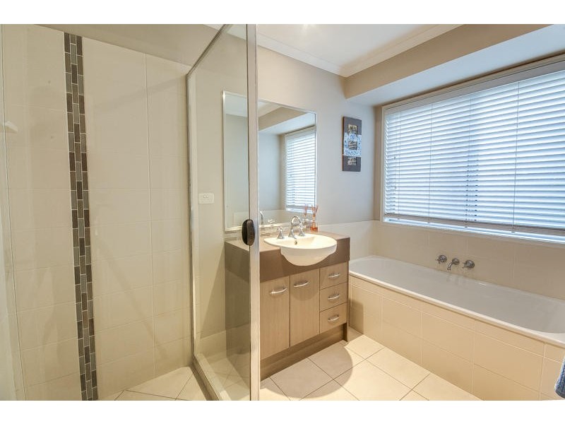 37 York Creek Crescent, Reedy Creek QLD 4227