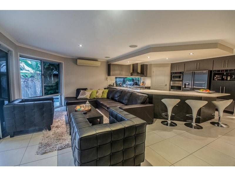 37 York Creek Crescent, Reedy Creek QLD 4227