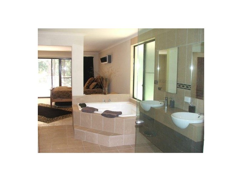 Diamond Valley QLD 4553