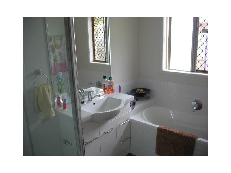 2 Dawn Court, Landsborough QLD 4550