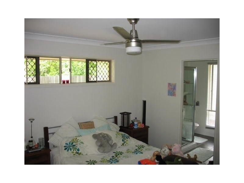 2 Dawn Court, Landsborough QLD 4550