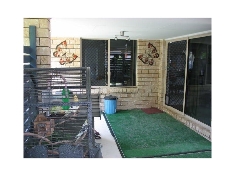 2 Dawn Court, Landsborough QLD 4550