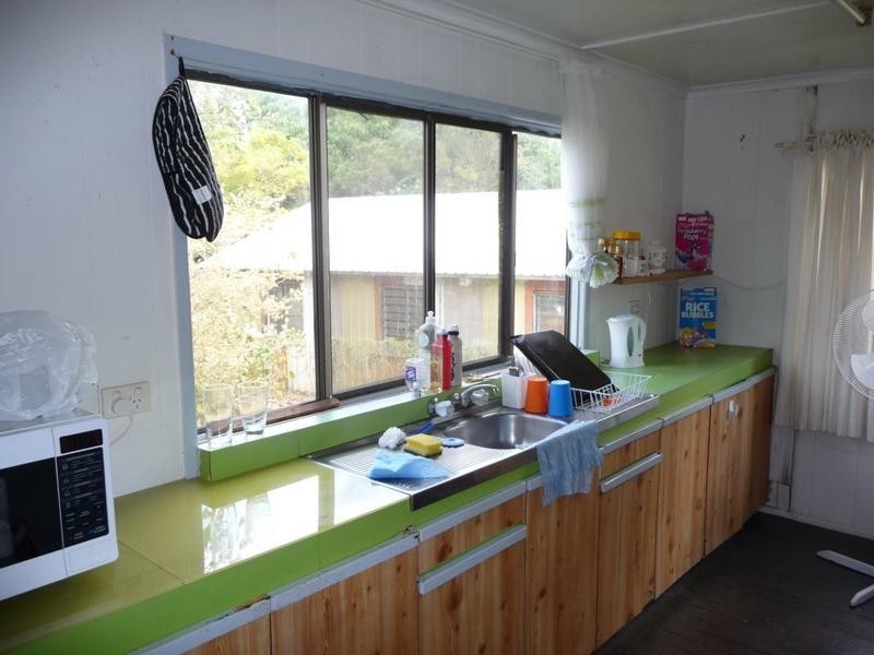 Glass House Mountains QLD 4518