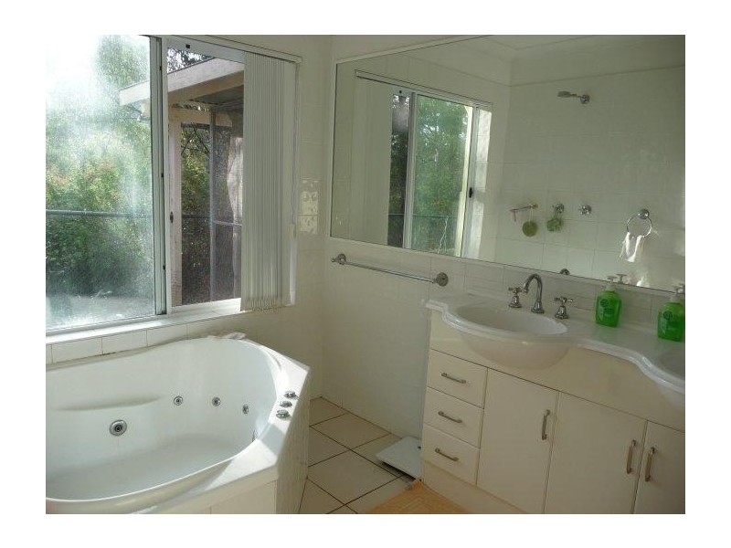 Glass House Mountains QLD 4518