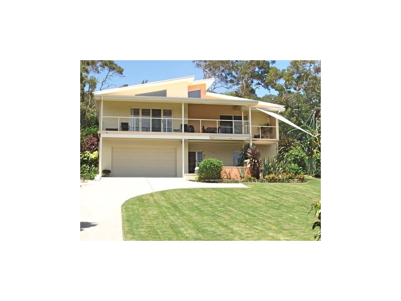 12 Home Street, Hat Head NSW 2440