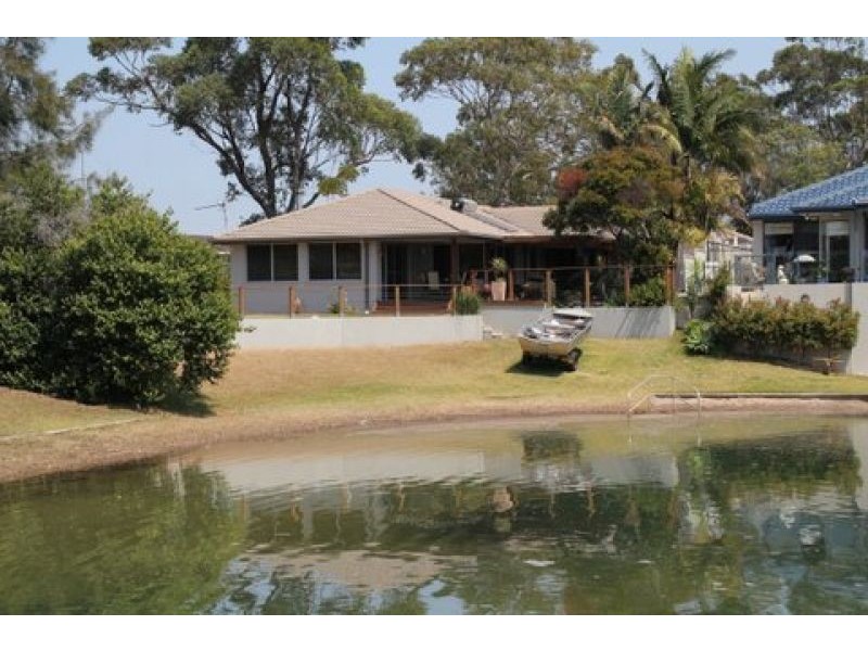 2 SIRIUS CLOSE, Port Macquarie NSW 2444