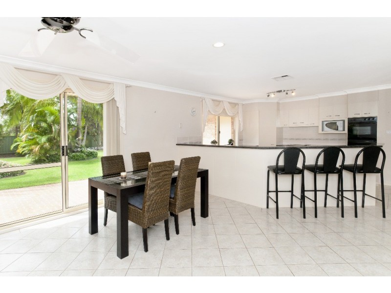 27 Lakeside Way, Lake Cathie NSW 2445