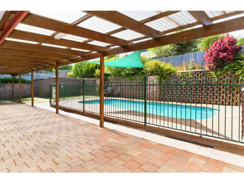 24 Fiona Crescent, Lake Cathie NSW 2445