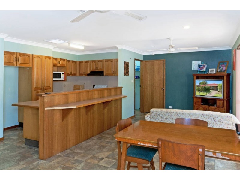 24 Fiona Crescent, Lake Cathie NSW 2445