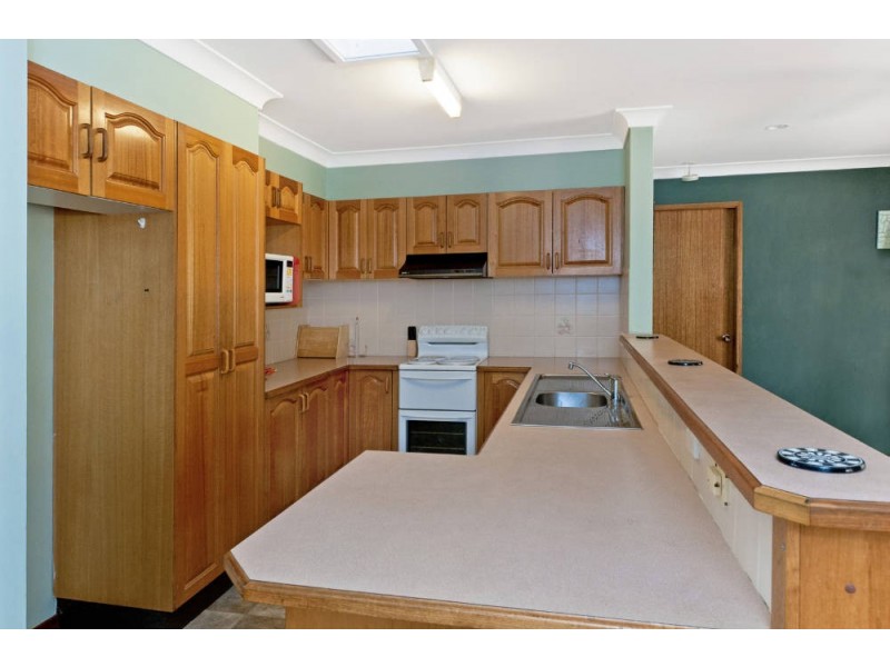 24 Fiona Crescent, Lake Cathie NSW 2445