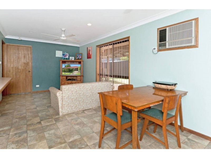 24 Fiona Crescent, Lake Cathie NSW 2445