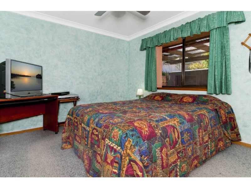 24 Fiona Crescent, Lake Cathie NSW 2445