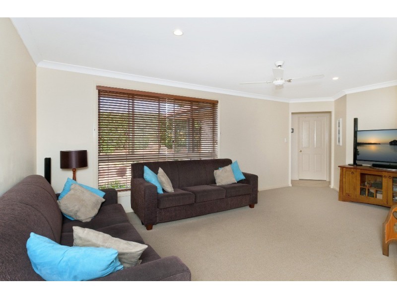 37 Abel Tasman Dr, Lake Cathie NSW 2445