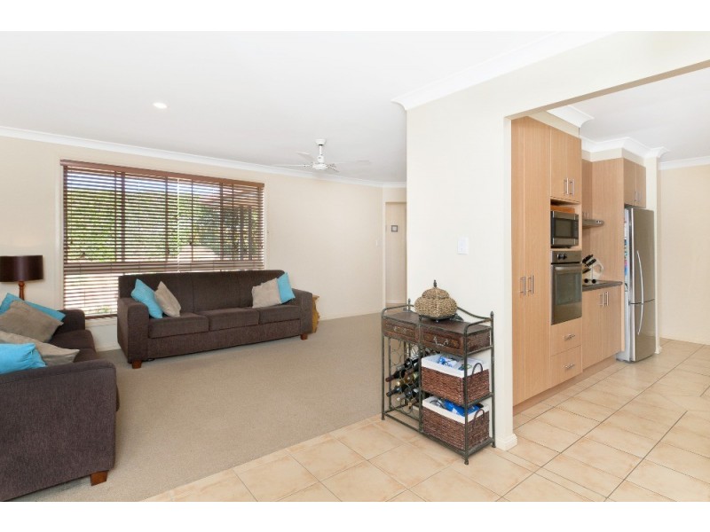 37 Abel Tasman Dr, Lake Cathie NSW 2445