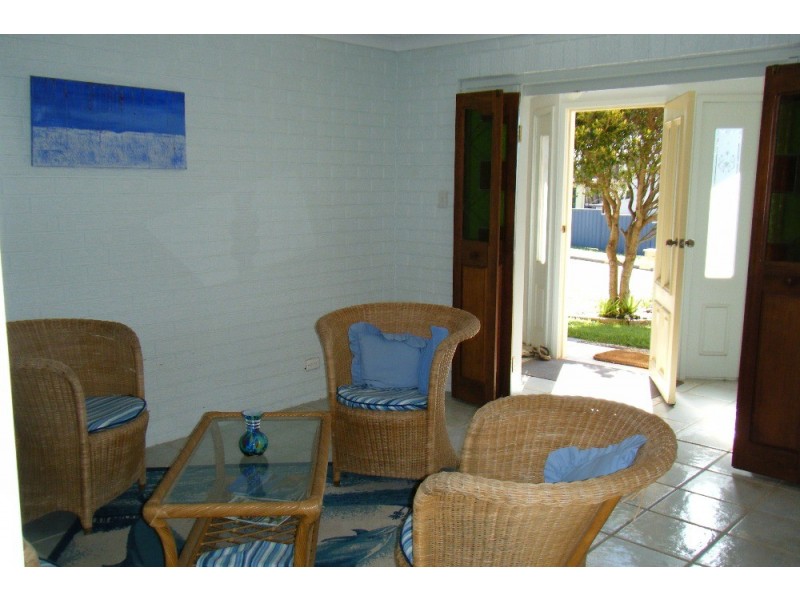 5 Third Ave, Bonny Hills NSW 2445