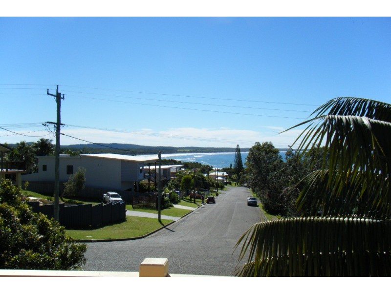 5 Third Ave, Bonny Hills NSW 2445