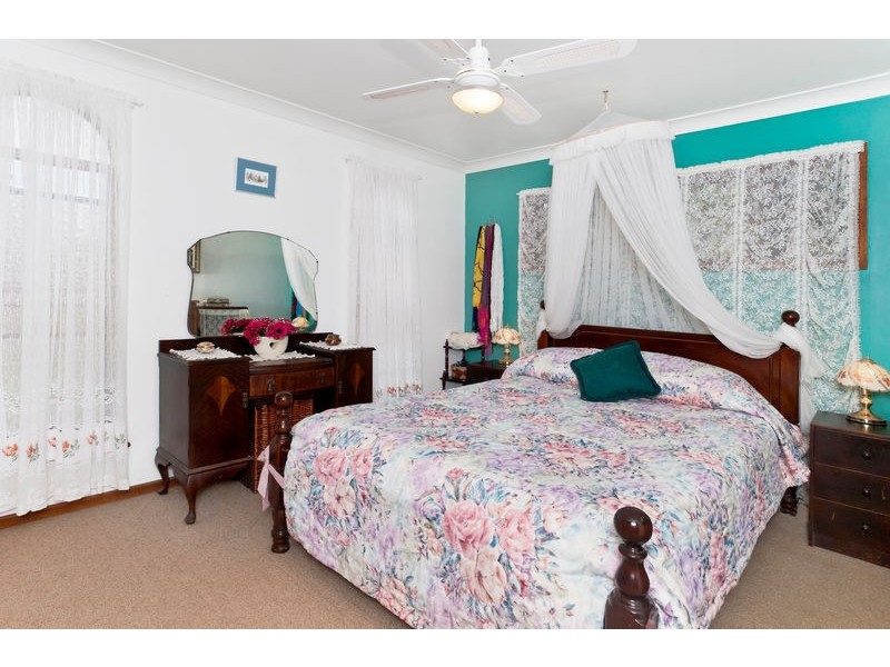 4 Talara Pl, Lake Cathie NSW 2445