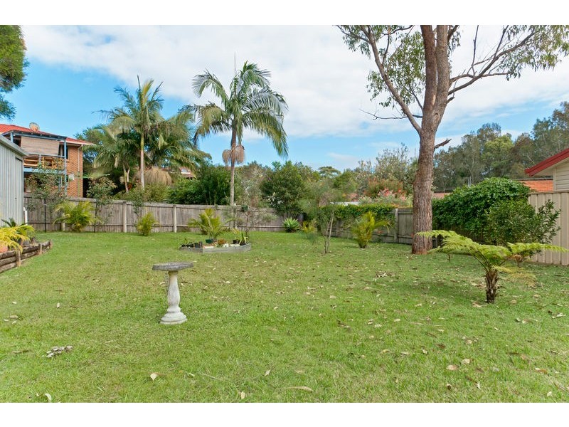 4 Talara Pl, Lake Cathie NSW 2445
