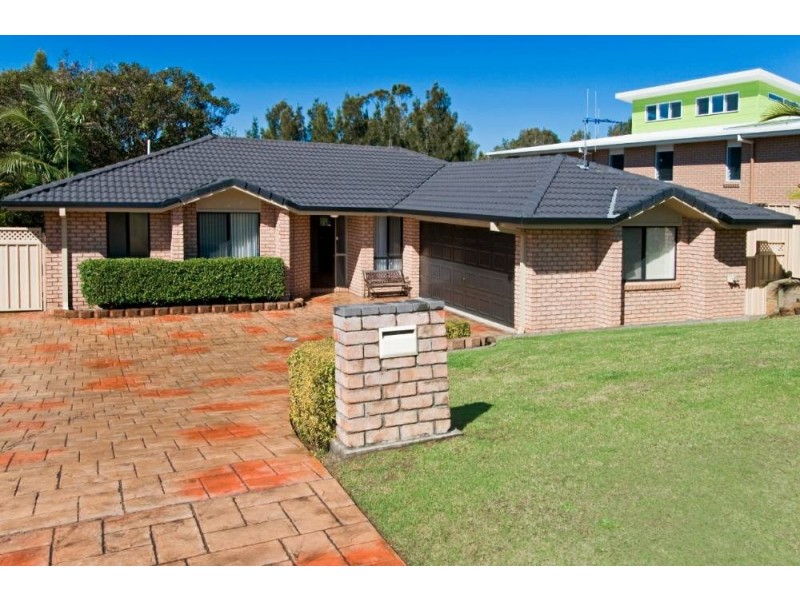32  Bligh Pl, Lake Cathie NSW 2445
