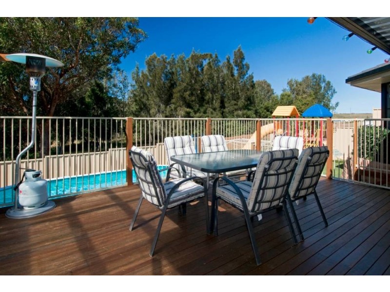 32  Bligh Pl, Lake Cathie NSW 2445